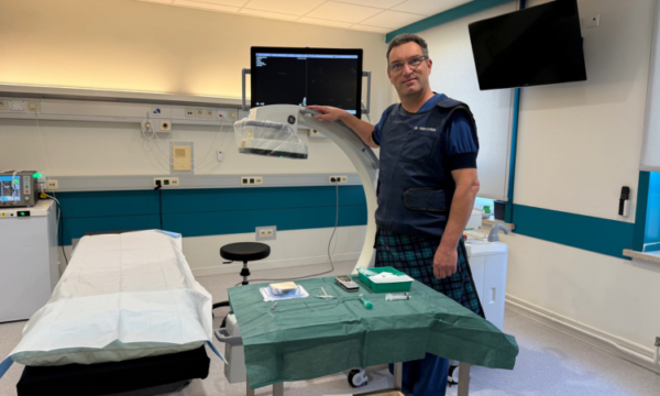 AZ Glorieux in Ronse plaatst allereerste neurostimulator in België voor diabetes polyneuropathie
