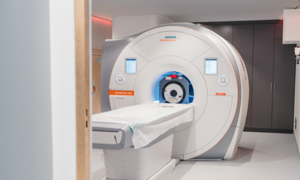 Un nouvel appareil d’IRM améliore les soins aux patients et l’efficacité au CH Sint-Elisabeth